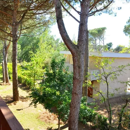 Spacious And Bright Flat Near The * بيبيوني