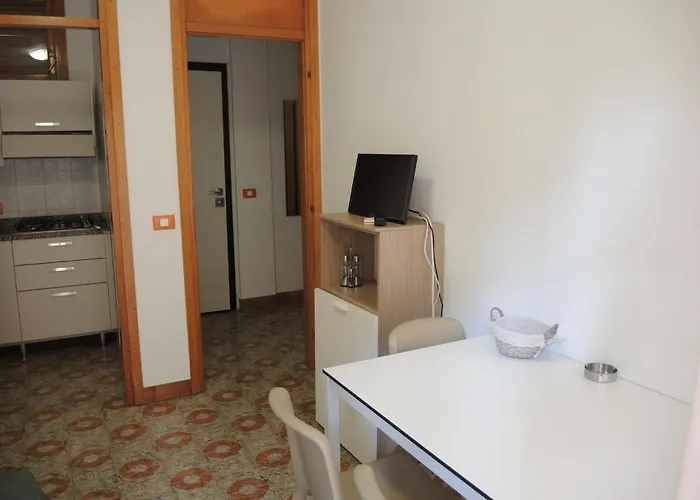 Spacious And Bright Flat Near The