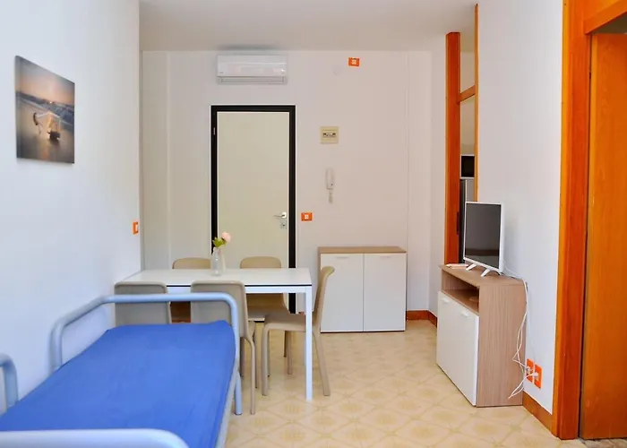 Spacious And Bright Flat Near The شقة *